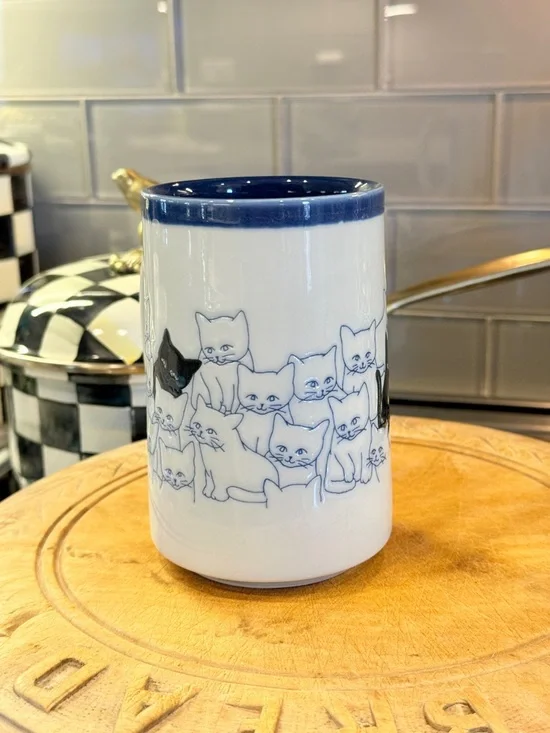 Vintage OTAGIRI Blue and White Stoneware Cat Pattern Mug - Picture 7 of 16